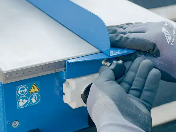 Röder Maschinenbau Dachziegelfräse DZF - Anschlageinstellung
